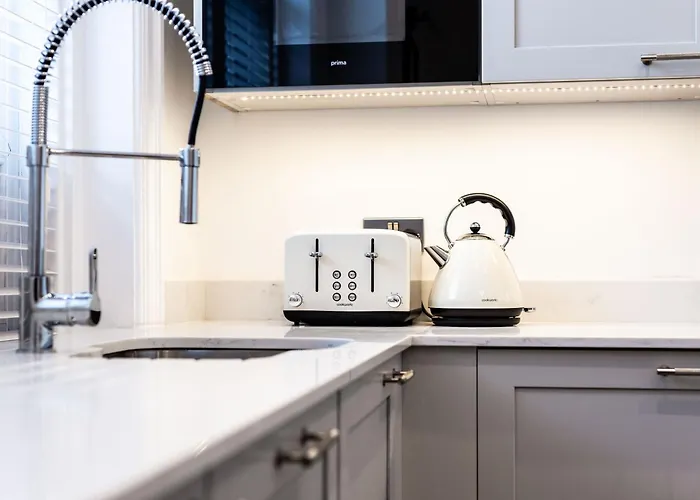 2 The Quadrant Luxury Apartments - Hoylake