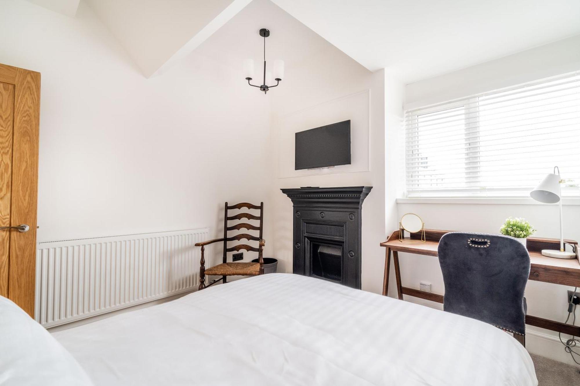 Apartment 2 The Quadrant Luxury - Hoylake