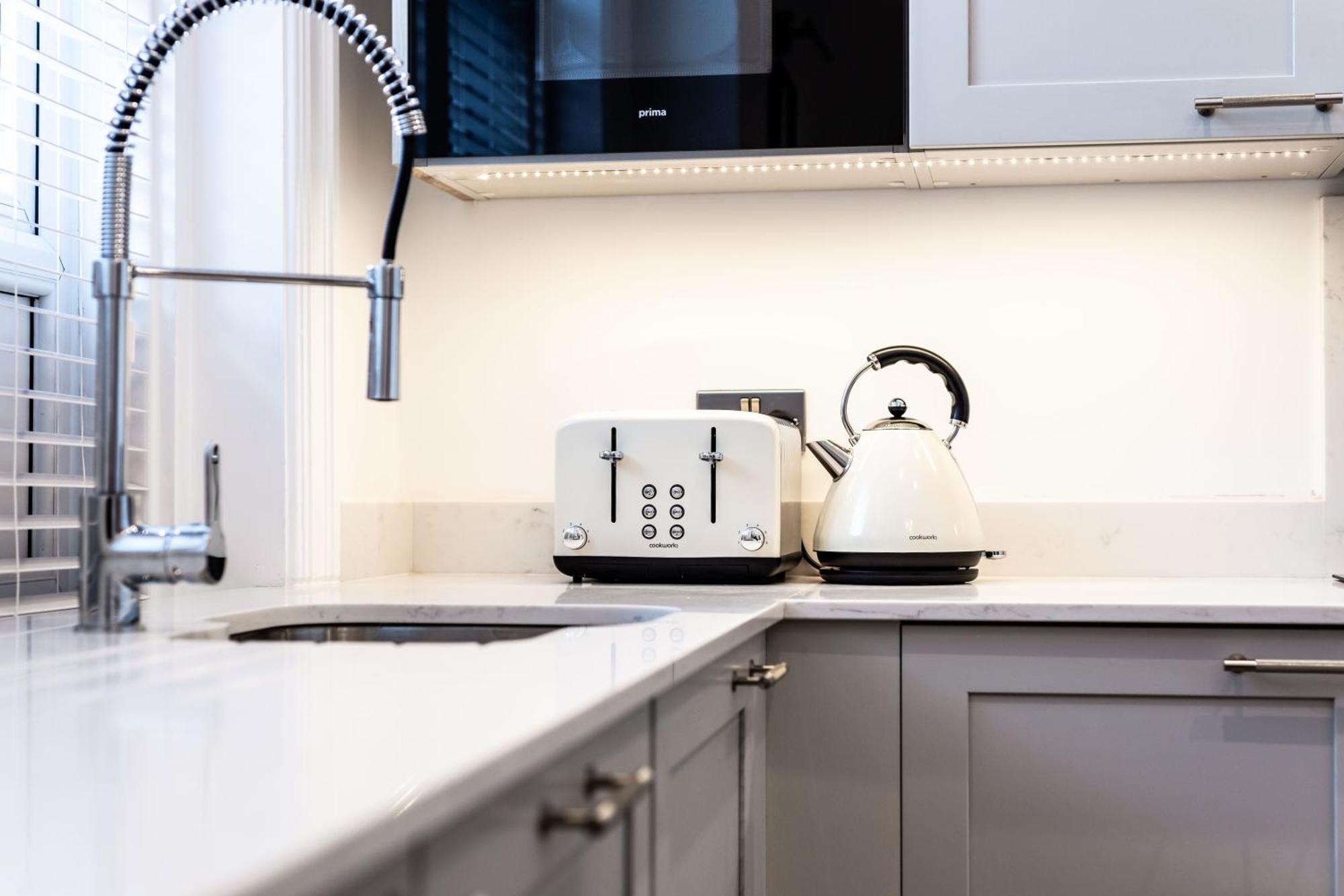2 The Quadrant Luxury - * Hoylake